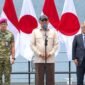 Menhan RI Sjafrie Sjamsoeddin memberikan sambutan dalam upacara penganugerahan Satyalancana Dharma Samudera di atas kapal JS Kunisaki