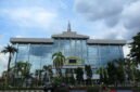 Kantor Gubernur Kalimantan Timur di Samarinda. (Foto: Ezagren/Wikimedia Commons)